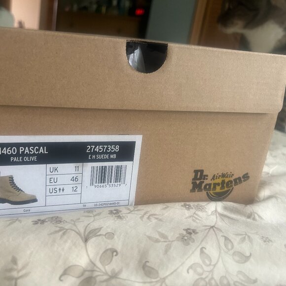 NWT Doc Martens 1460 Suede Lace Up Boots